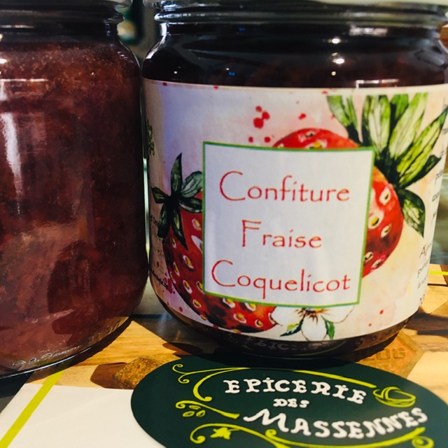 confiture - fraises et pétales de coquelicot