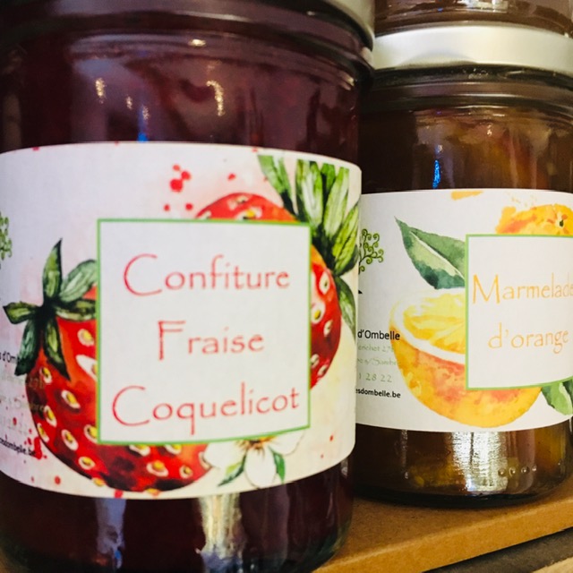 confiture - fraises et pétales de coquelicot