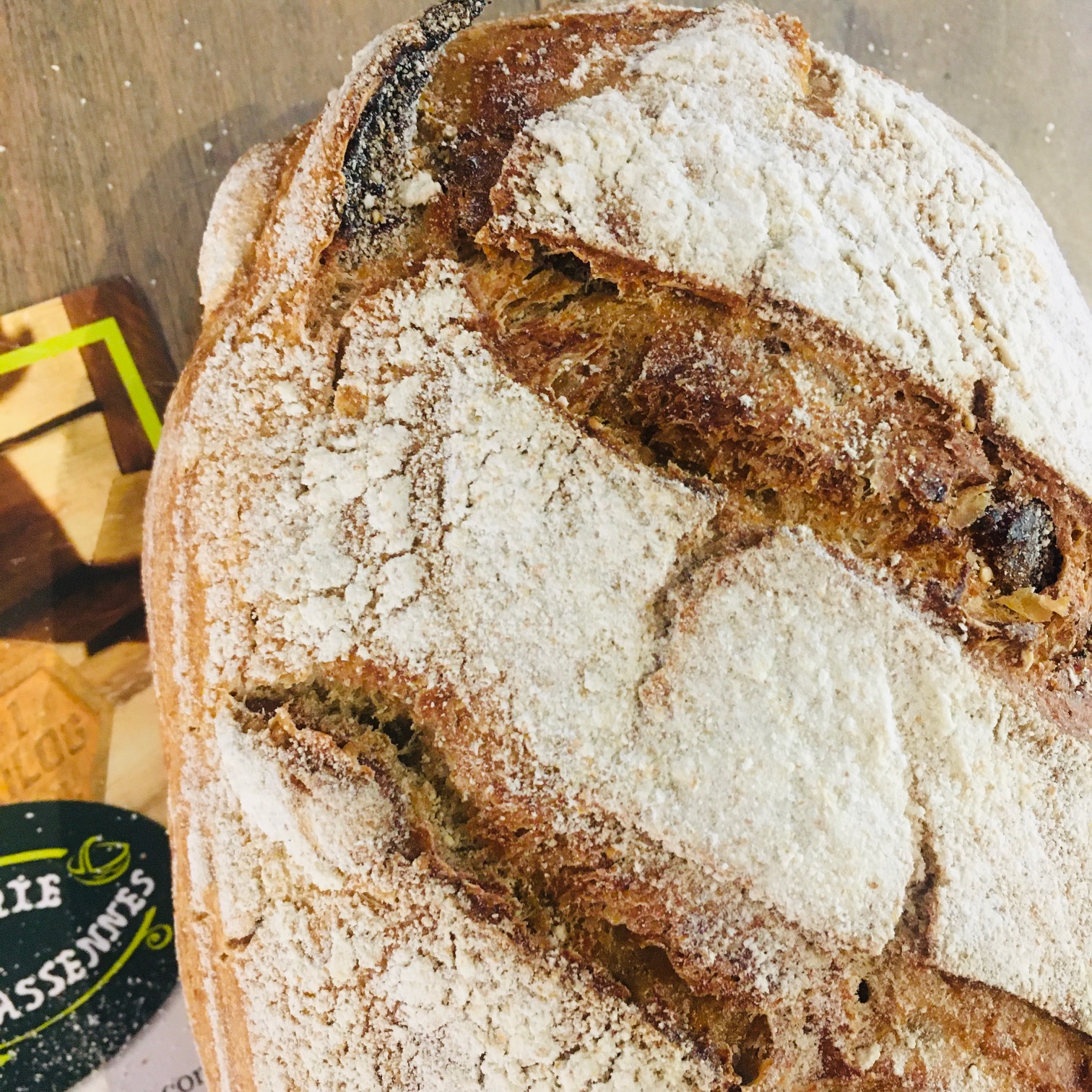 pain 600g (moyen) - froment - figues et amandes - levain