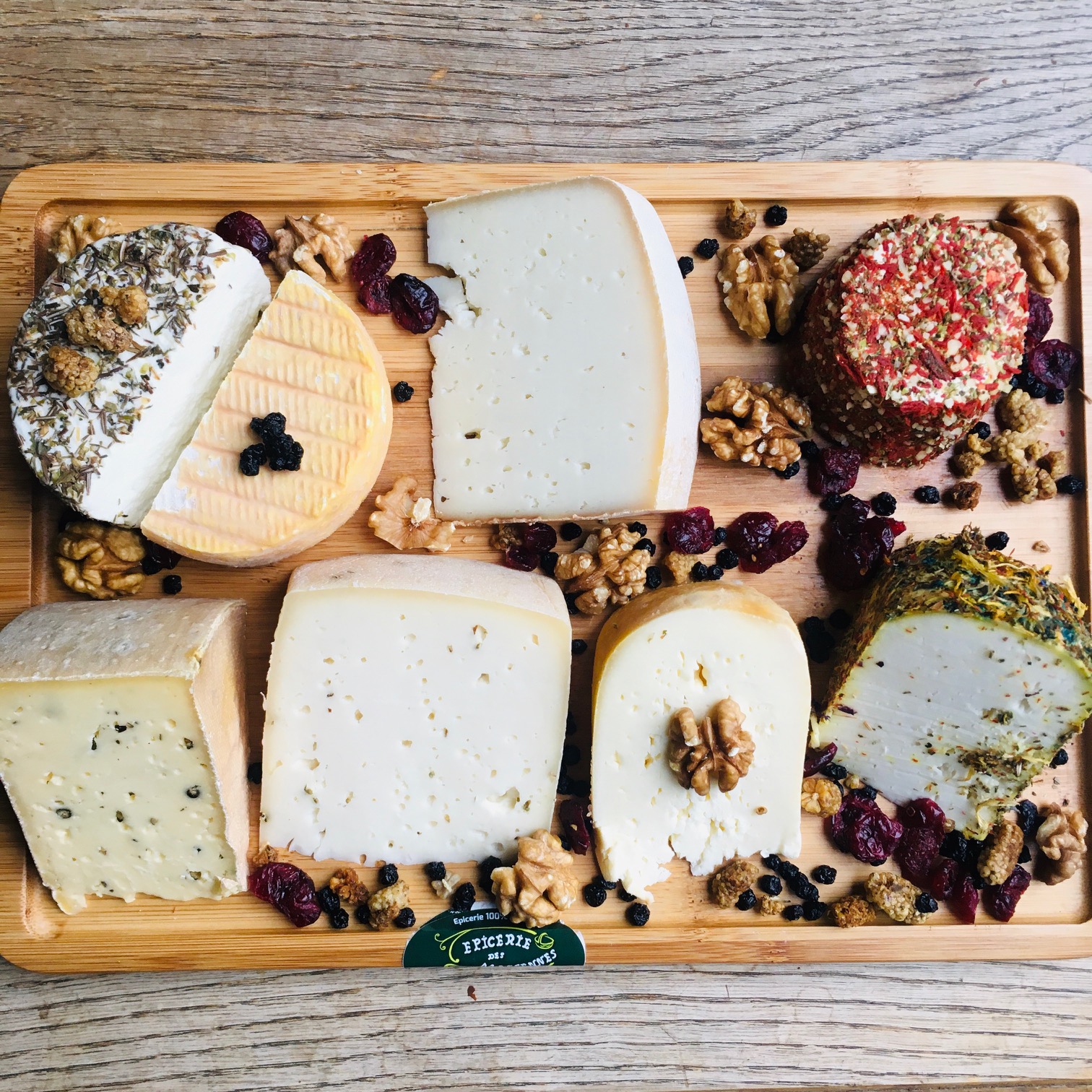 plateau de fromages 8 à 12 pers. (7 à 8 fromages - 1200g )
