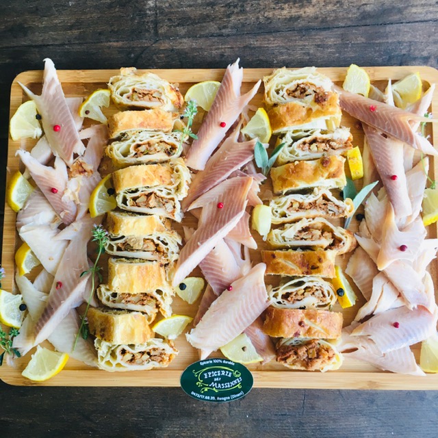 Plateau truite fumée et roulades feuilletées - 4 pers.