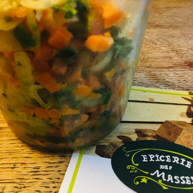 Plat - salade détox - radis, légumes et pamplemousse